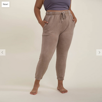 CURVY Mineral-Washed Billow Cuffed Joggers